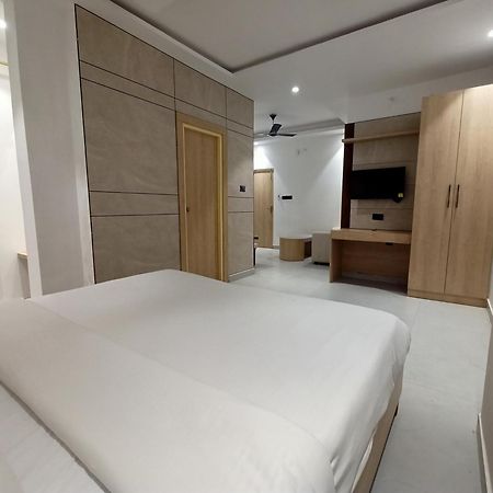 Hotel Global Inn -1 Km From Railway Station - Lift Food And Free Parking Lucknow Exterior foto