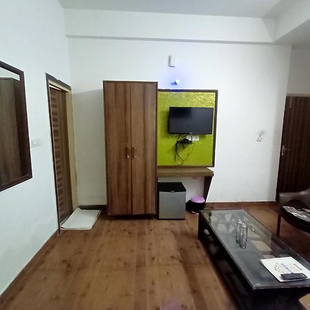 Hotel Global Inn -1 Km From Railway Station - Lift Food And Free Parking Lucknow Exterior foto