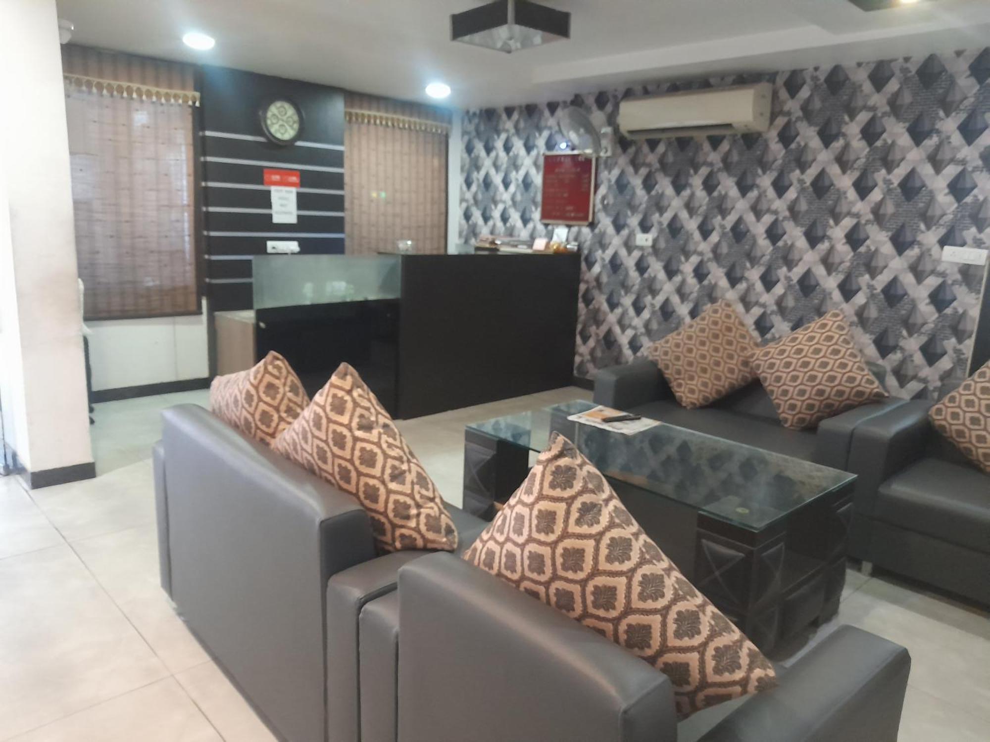 Hotel Global Inn -1 Km From Railway Station - Lift Food And Free Parking Lucknow Exterior foto