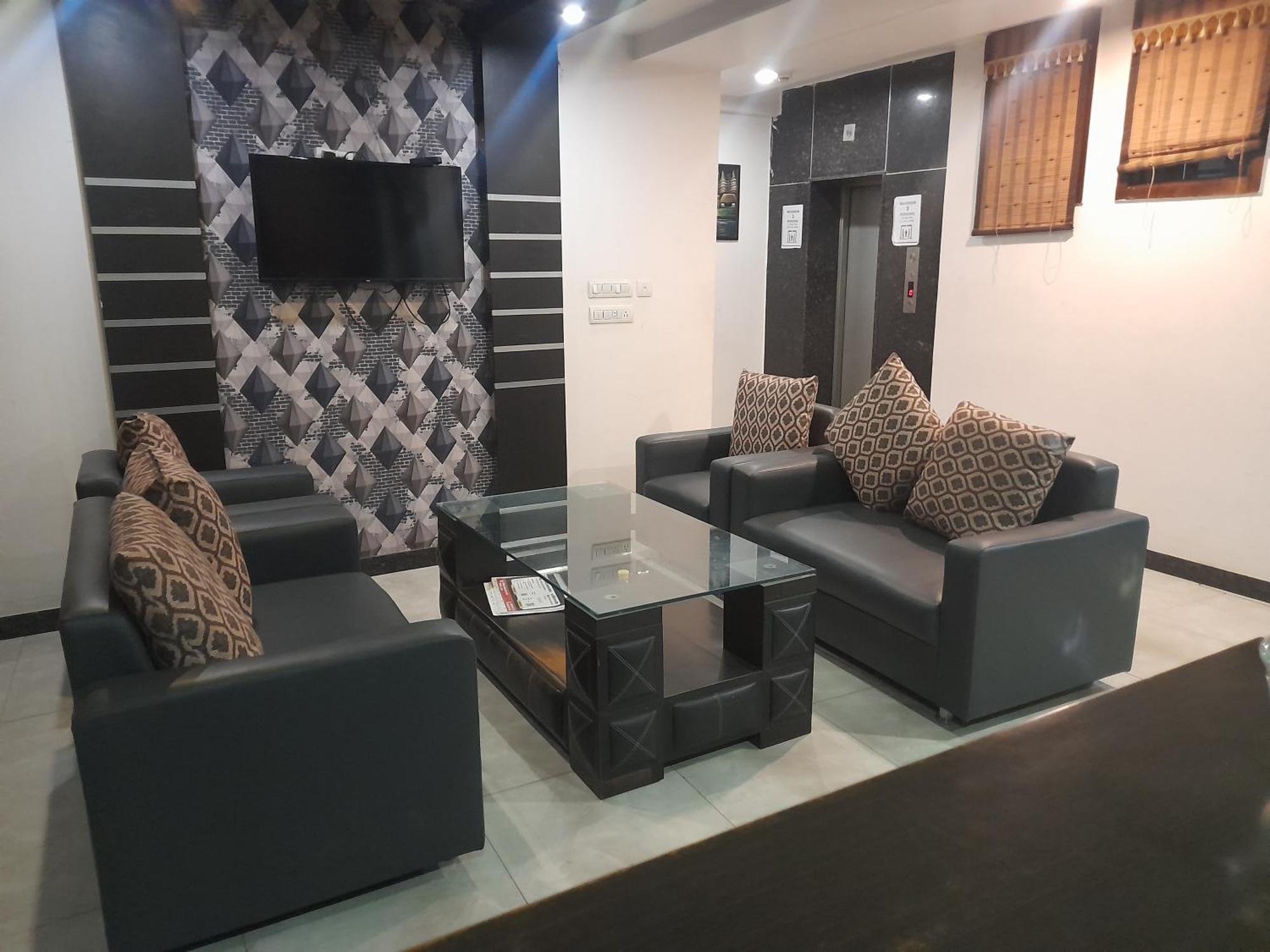 Hotel Global Inn -1 Km From Railway Station - Lift Food And Free Parking Lucknow Exterior foto